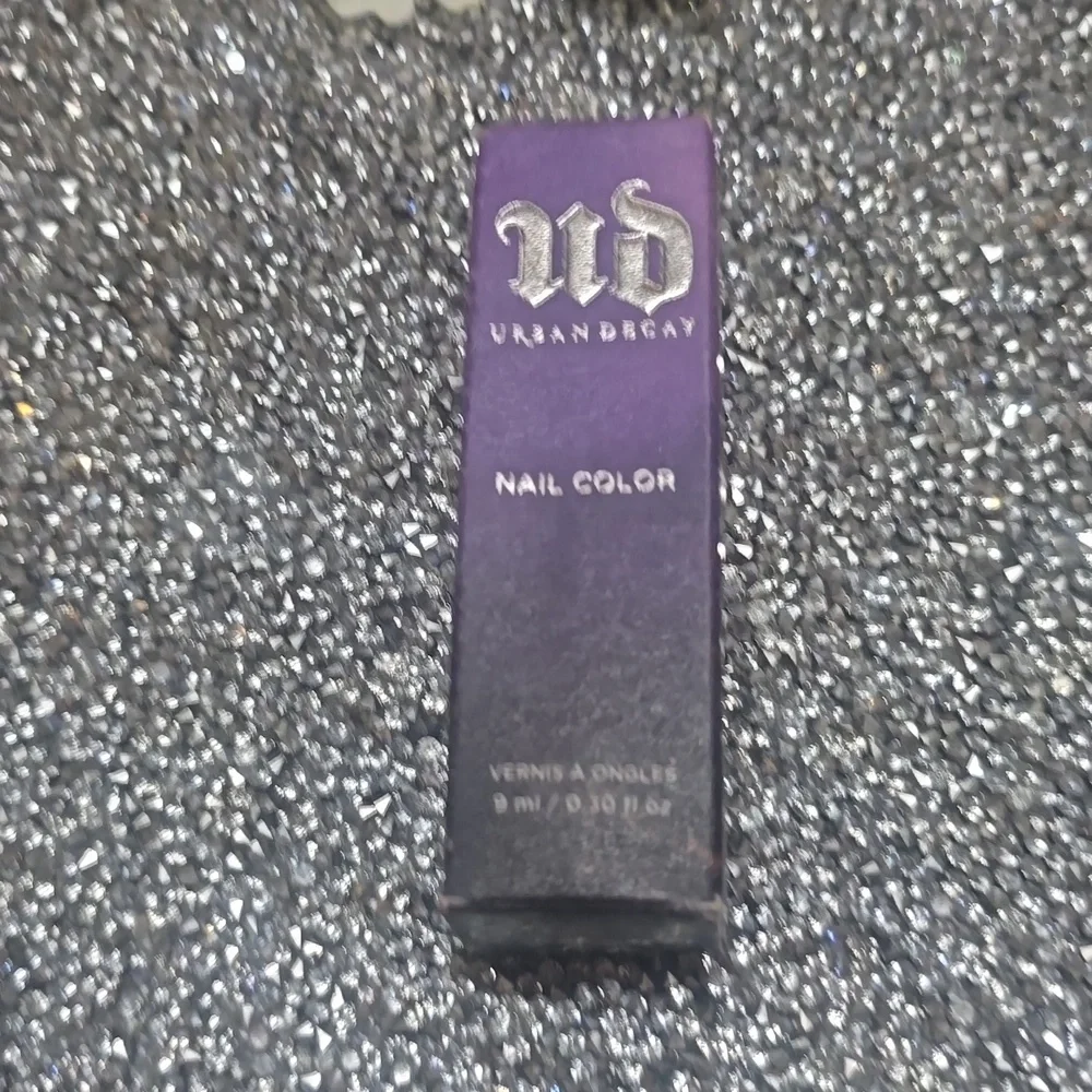🌟🧚♀️BLACKHEART Urban Decay DISCONTINUED Nail Color NWT - Picture 4 of 5